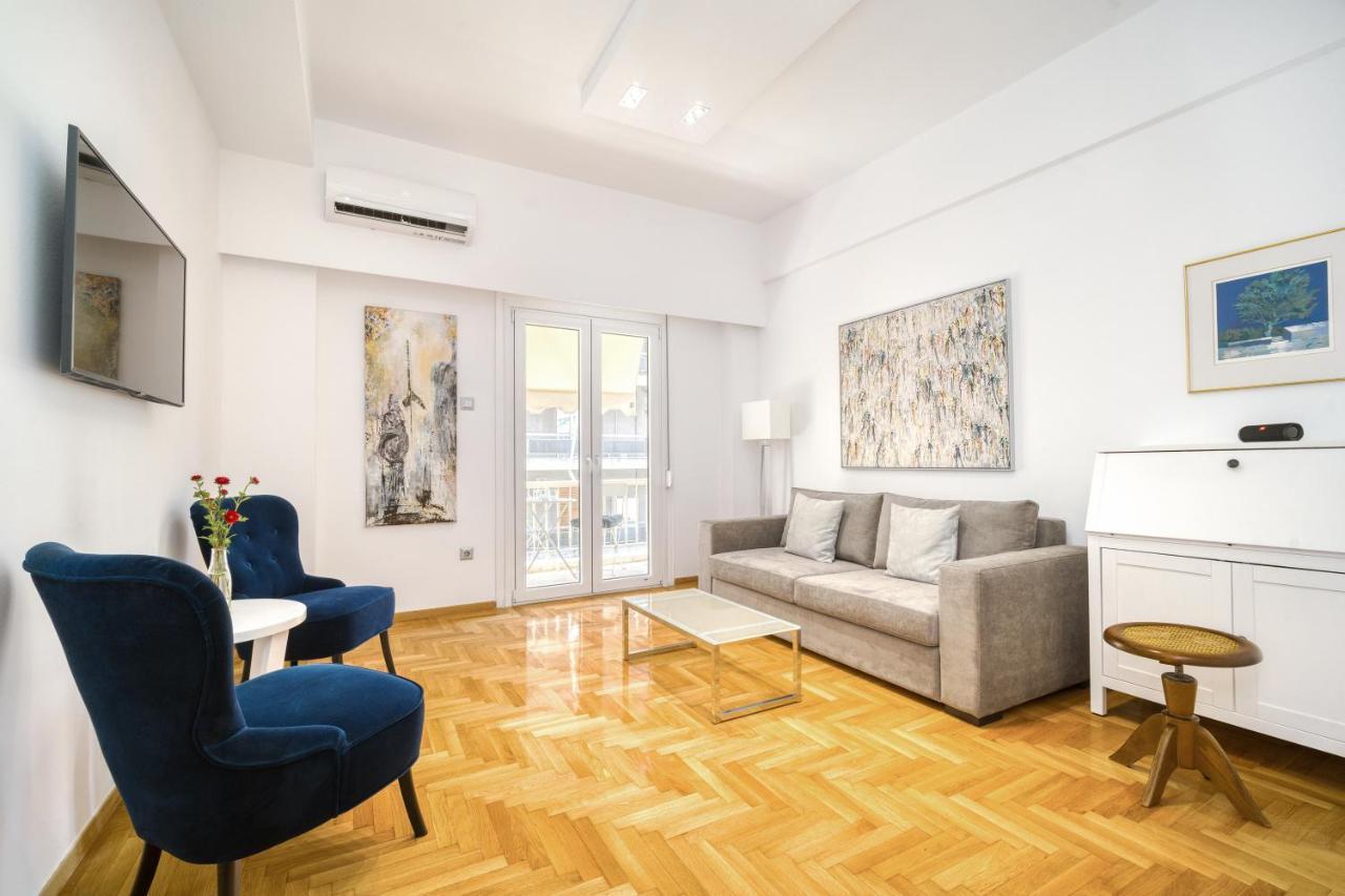Elegant Light Two Bedroom In Center Apartmán
